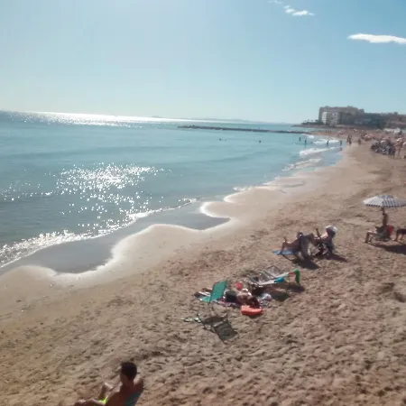 2-bedroom In 1 Minute Walk To The Beach *